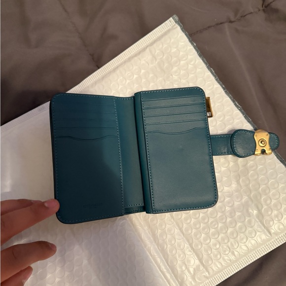 Coach woman's wallet - Picture 4 of 8